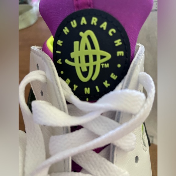 Nike Air Huarache New in Box Men’s 10, Neon Yellow, Magenta - Picture 7 of 10